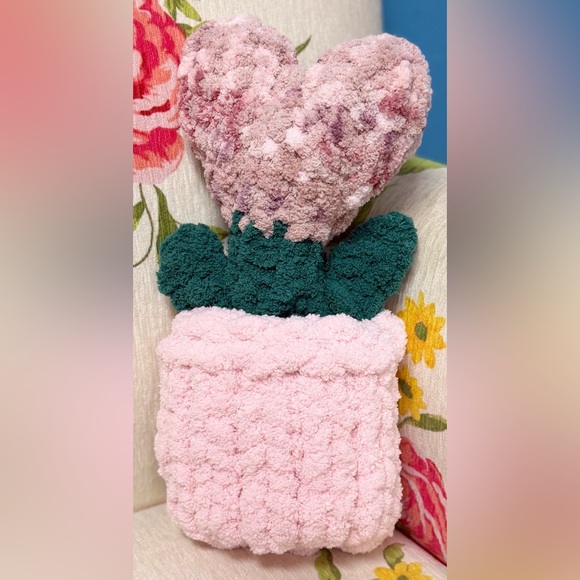 Handmade hand crafted Knit Potted Heart Flower Buddy Cactus Valentine Pink Green - Picture 4 of 5